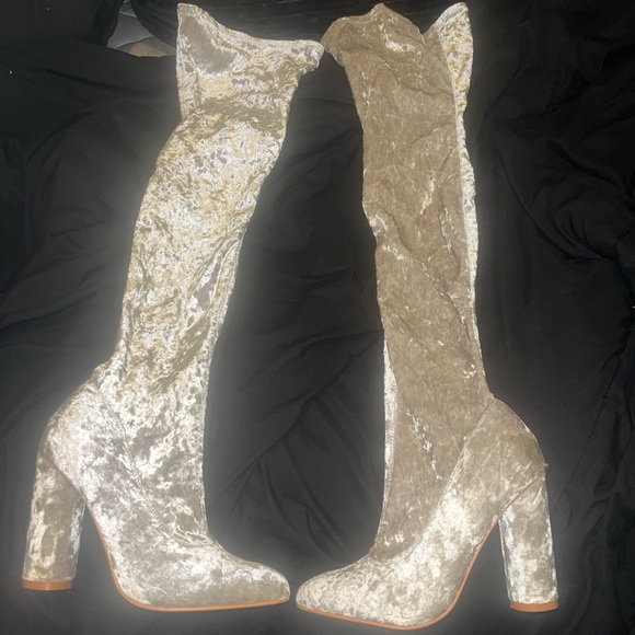 Thigh high gray suede boots! - Picture 1 of 1